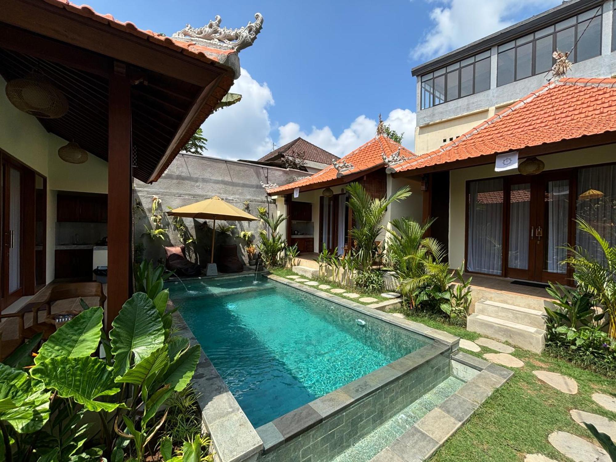 Cempaka Kembar Guest House อูบุด ภายนอก รูปภาพ