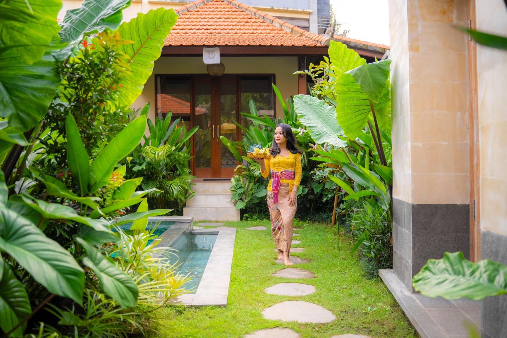 Cempaka Kembar Guest House อูบุด ภายนอก รูปภาพ