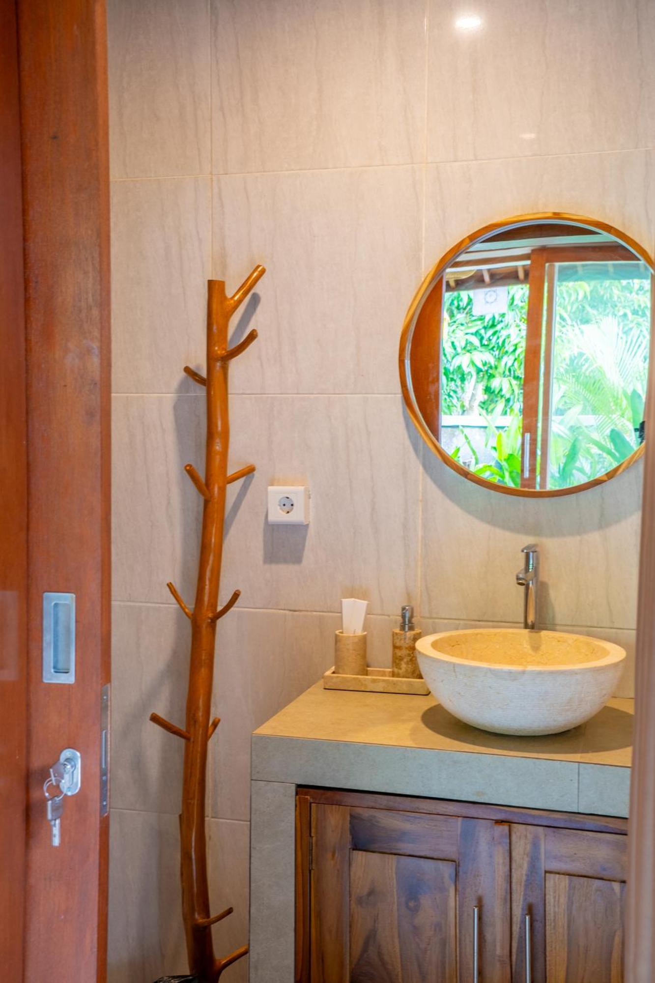 Cempaka Kembar Guest House อูบุด ภายนอก รูปภาพ